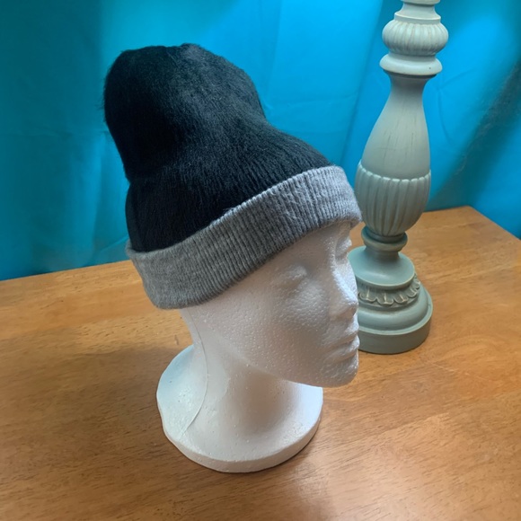 New Black & Gray Beanie Hat. In time for winter. Reversible/two hats in one! - Picture 4 of 4